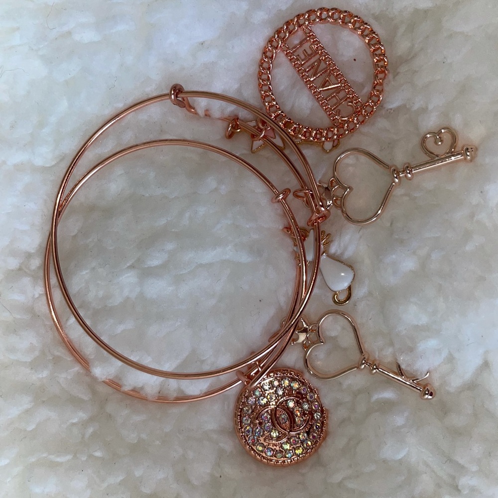 Bracelets - Picture 1 of 1